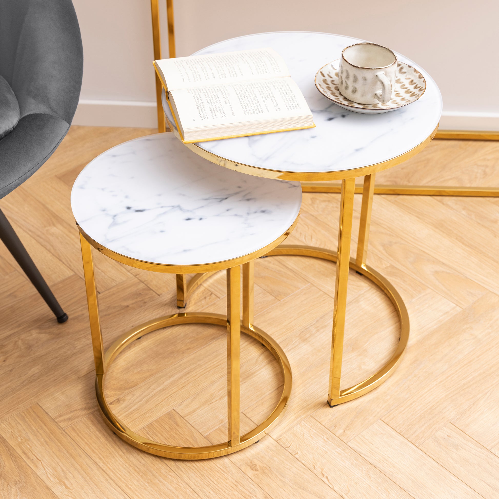 Alisma Nest of 2 Tables with White Marble Glass & Gold Base